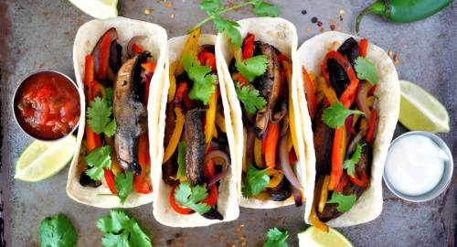 Fajitas vegan con melanzane glassate e arachidi